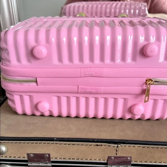 Cosmetic Pink and Gold Hard Shell Case NWT - Picture 4 of 7